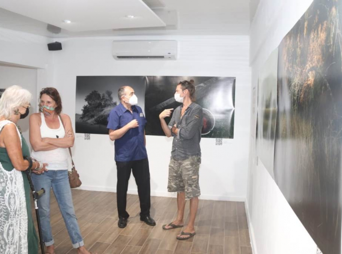 Exhibicion Caribbean y Southern Dialogs ta conta cu presencia di curator Fabian Gonzalvez