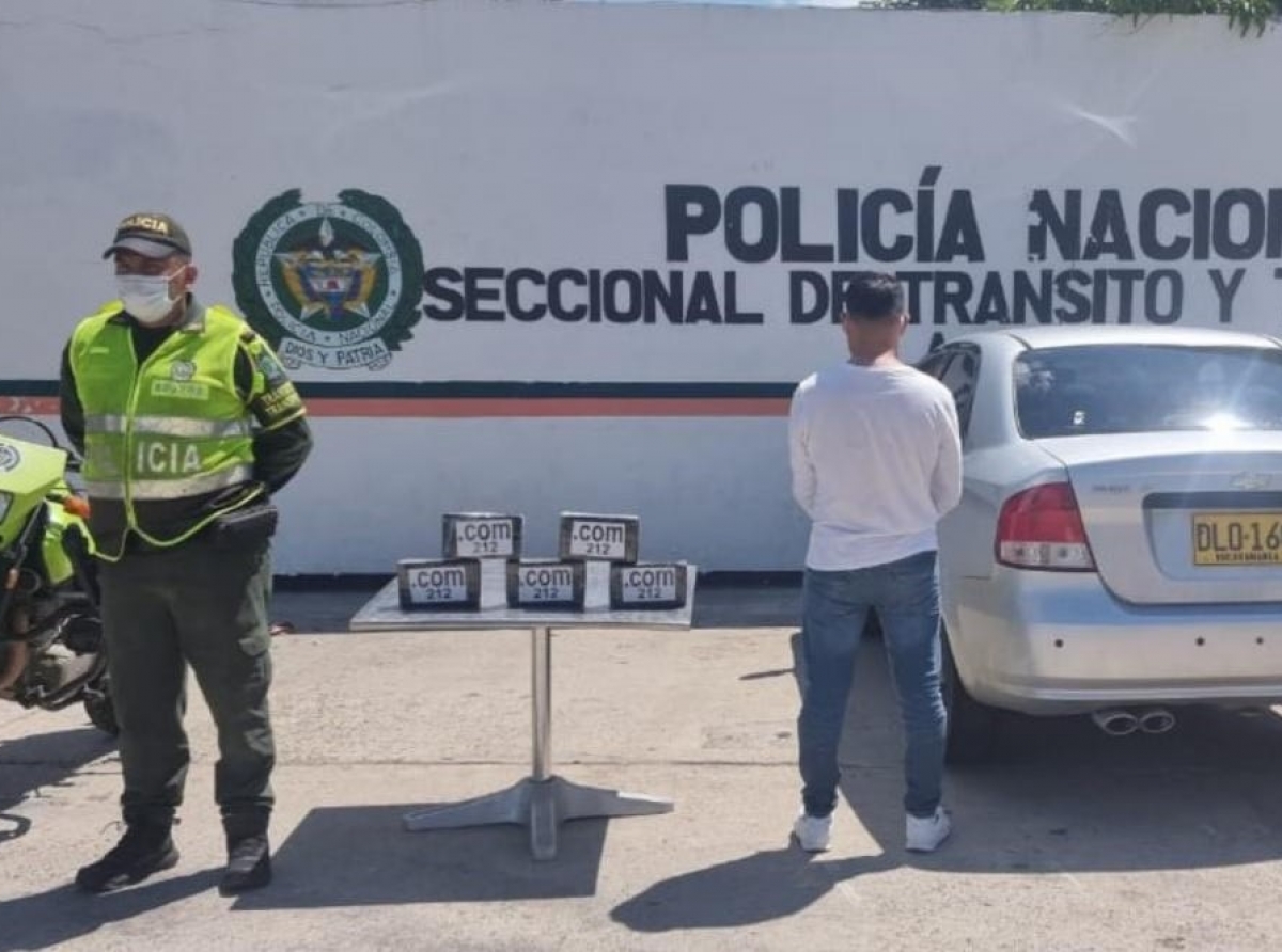 Homber gara cu 5 kilo di cocaina cerca di Riohacha