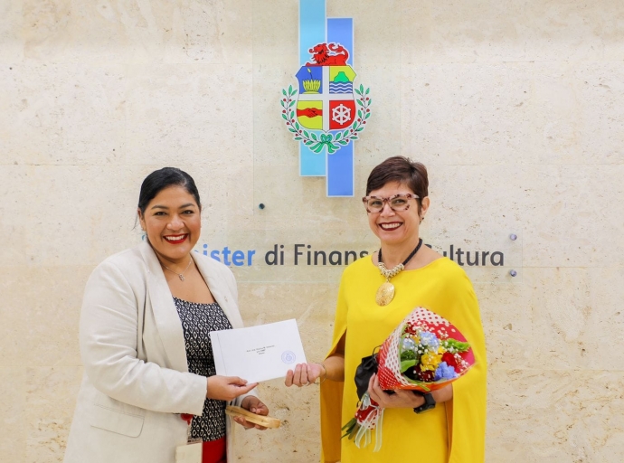 A celebra 25 aña di servicio di Karina Delaney den servicio di Gobierno di Aruba