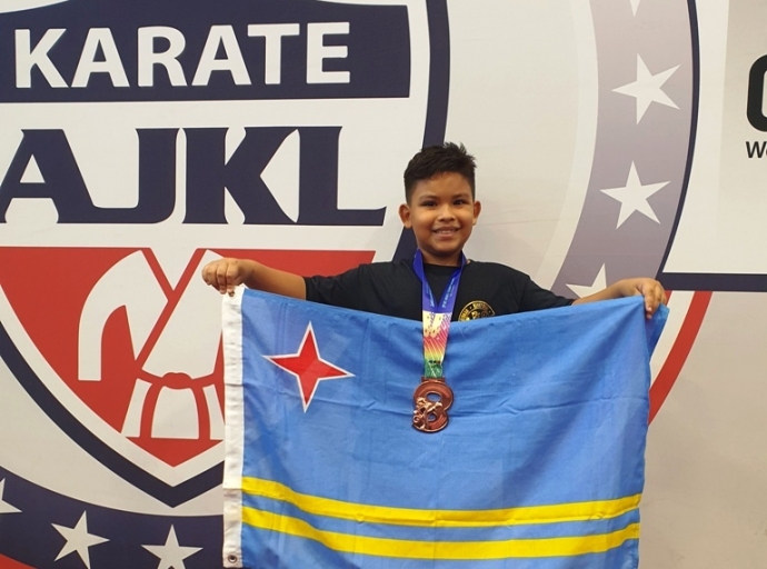 Gabriel a logra medaya di brons durante e "Sport Karate Championship" na Hialeah