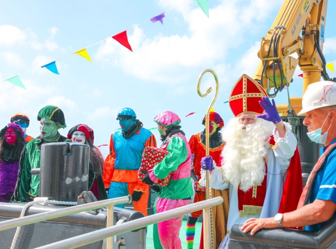 Minister Maduro a pidi Sinterklaas pa hiba Covid den saco
