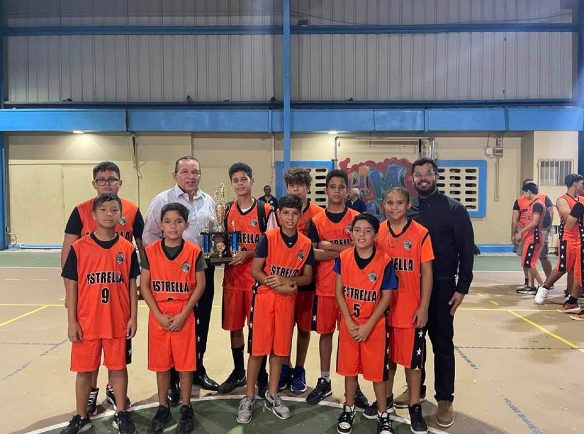 Minister Endy Croes presente na e apertura di campeonato di basketball