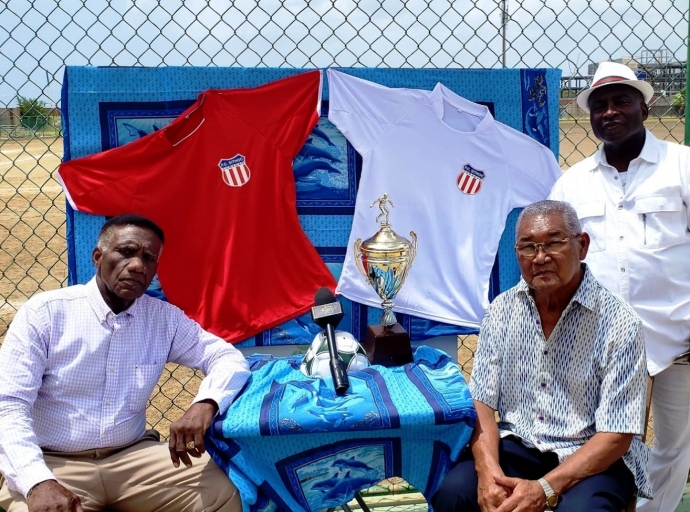 Legendario futbolista Calulu Comenencia ta conta di su glorioso temponan di Futbol