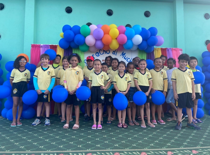 Muchanan di Pius X School cu bunita celebracion di Dia di Mucha