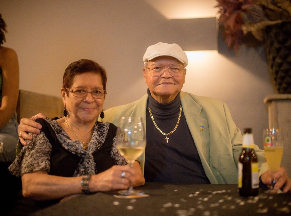 Frank y Getruida Trott celebrando nan di 60 aña matrimonial