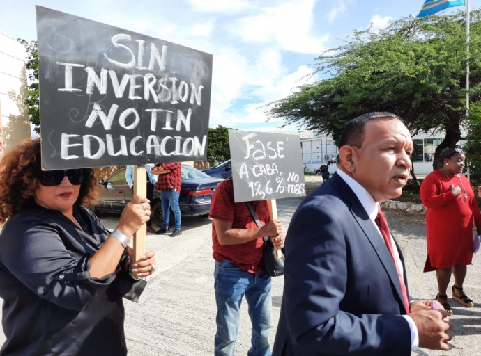 Minister Croes a presenta na SIMAR dialuna mainta