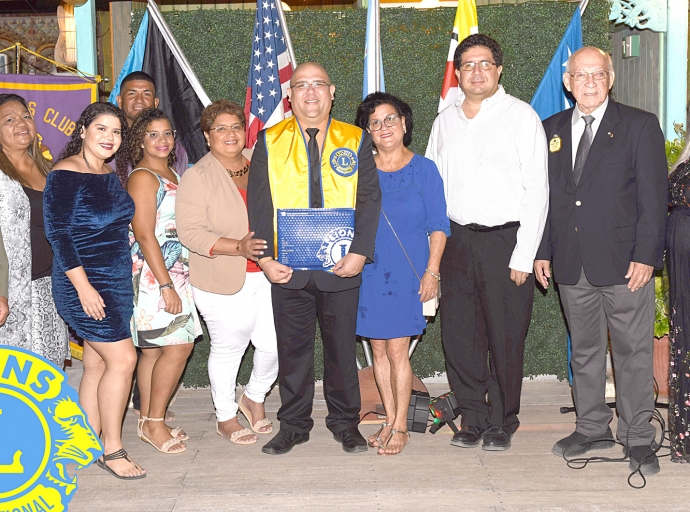 Miembro nobo instala na Aruba Lions Club