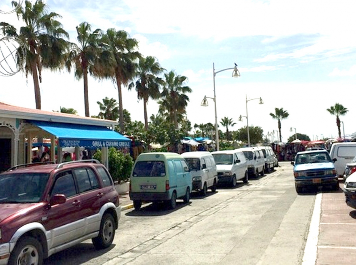 St. Maarten ta cuminza actua contra parkeo ilegal