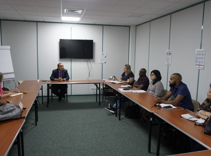 Minister Endy Croes a reuni cu directornan di scolnan secundario di Dienst Publieke Scholen