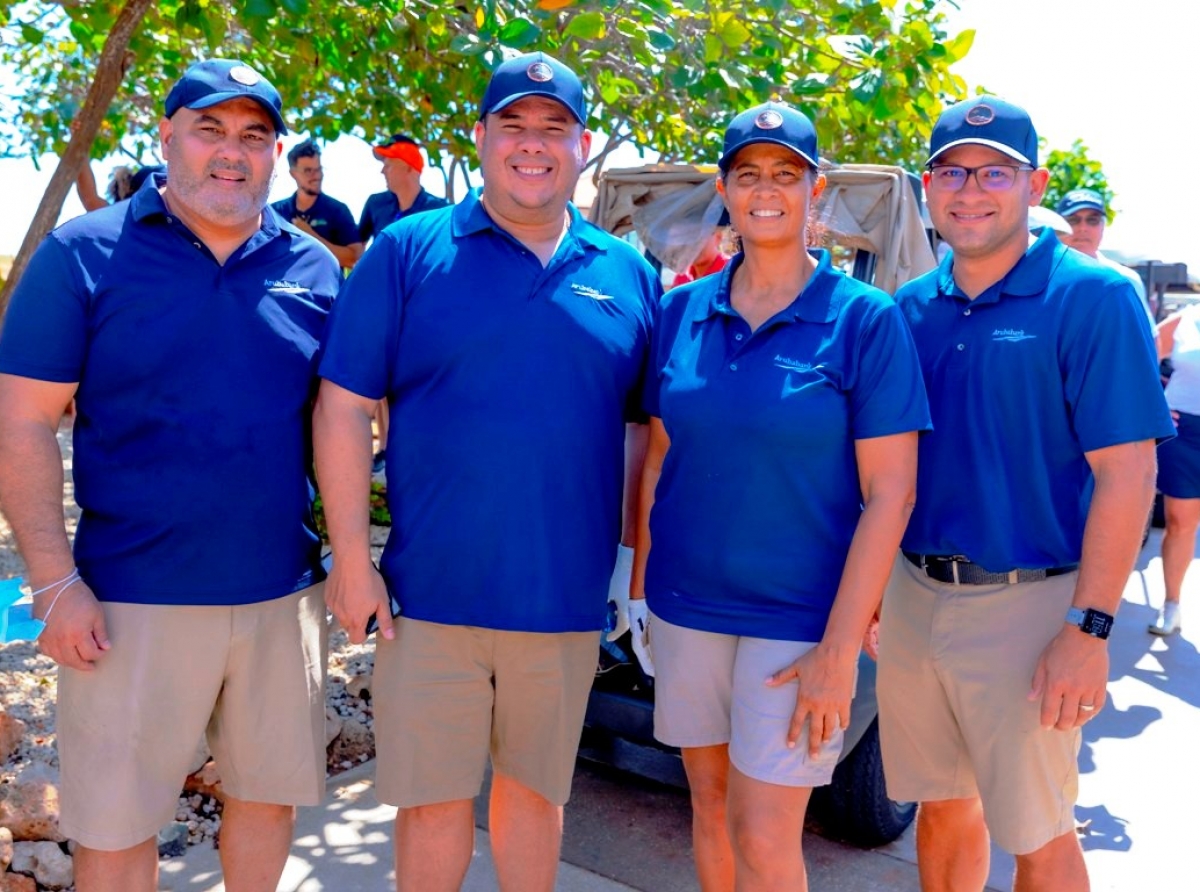 Tremendo torneo di golf caritativo anual di Rotary Club of Aruba