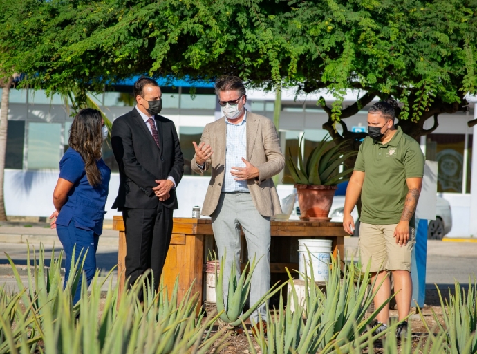 Minister Geoffrey Wever ta mustra cu stimula produccion local y exportacion ta un prioridad