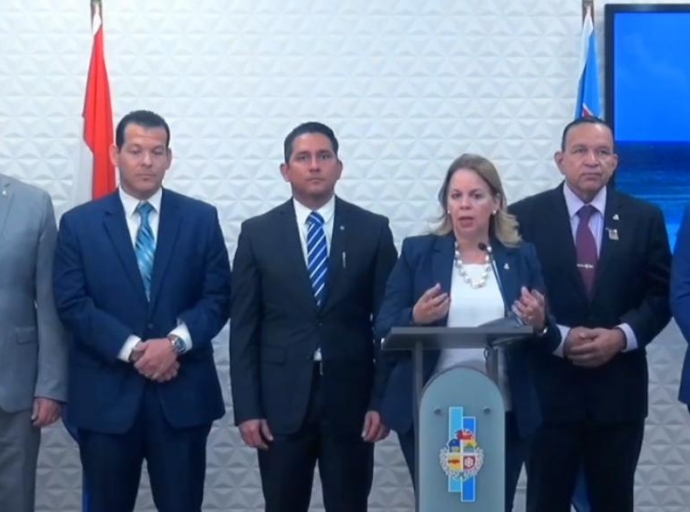 “Tempo no ta na nos fabor y si no yega na algo conhunto Hulanda lo bolbe tuma decision pa nos”