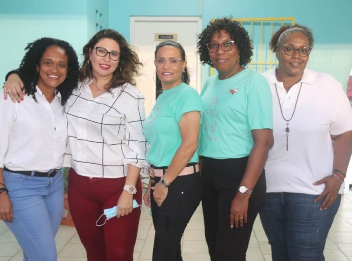 Scol basico Xander Bogaerts y DAS cu iniciativa di un Carousel informativo pa mayornan