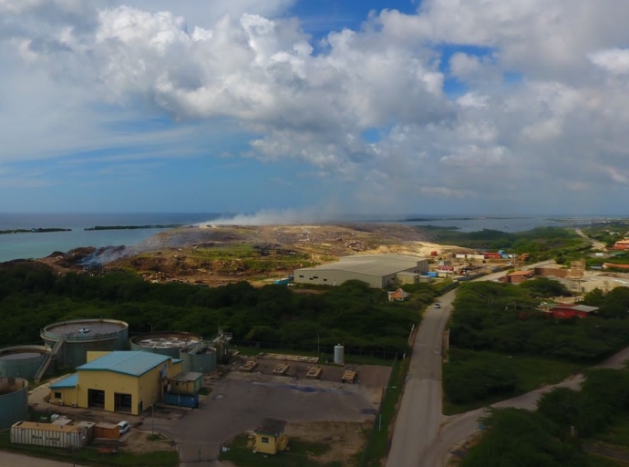 Habitantenan ta urgi Gobierno pa paga e candela y stop huma di Dump