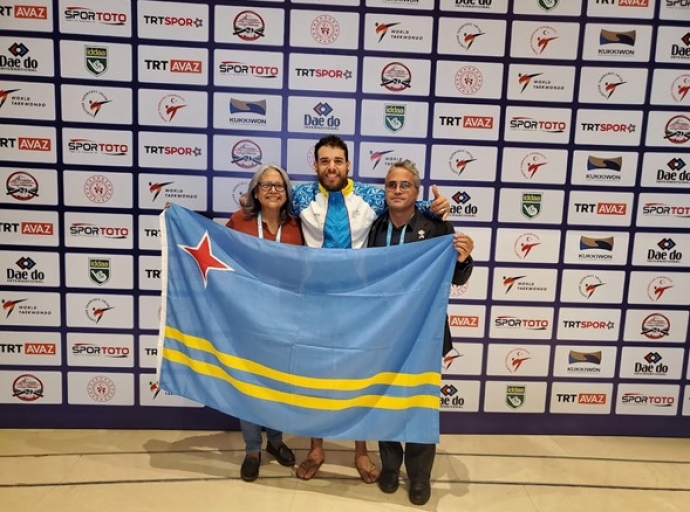 Elliott Loonstra representando Aruba a haci historia na e 2021 9o Campeonato Mundial di Para Taekwondo na Istanbul