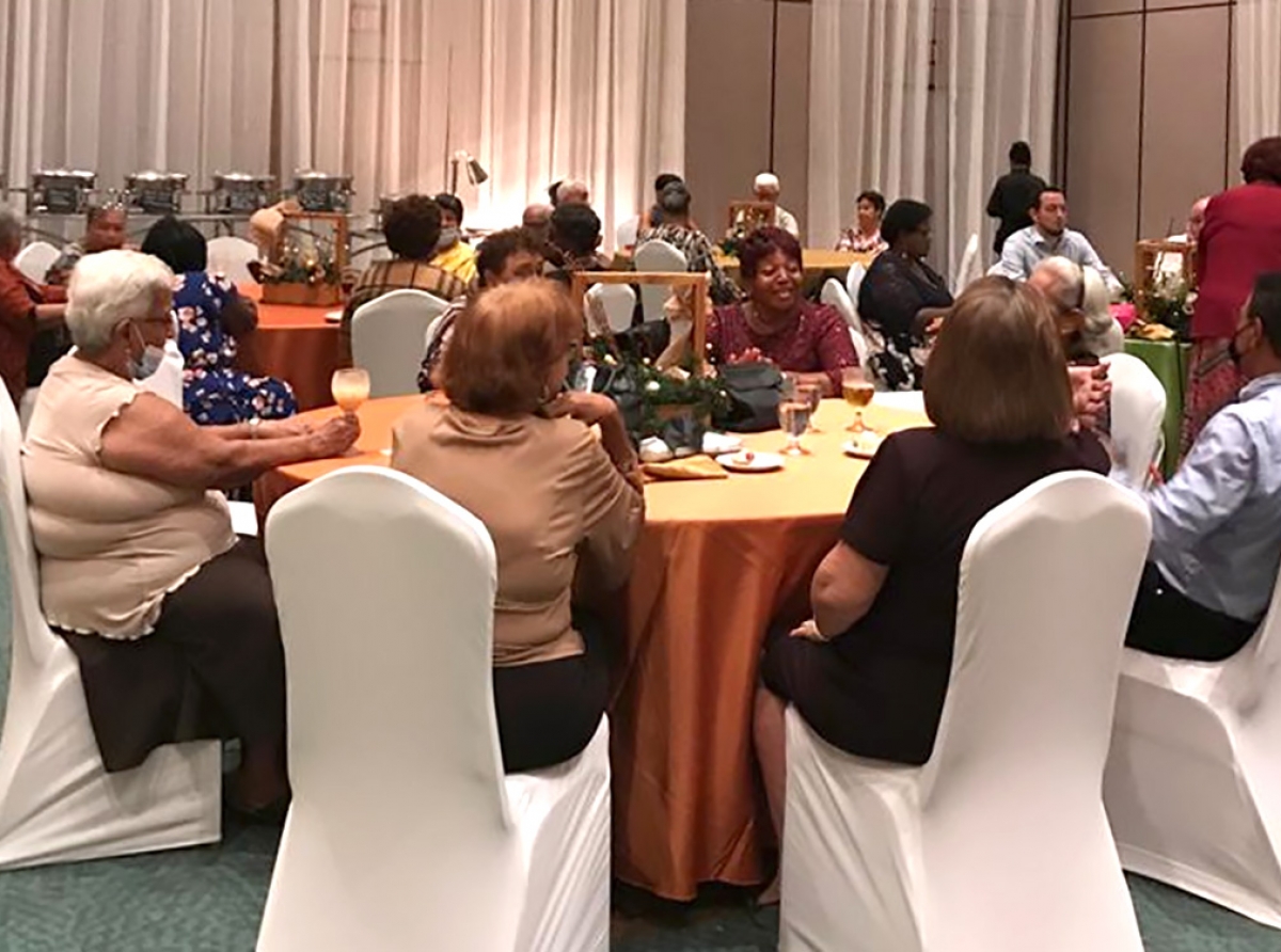 Grupo Flor di Brazil celebrando nan Almuerzo di Pasco