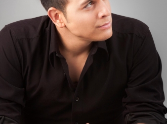 Miguel Genser ta lansa bunita cantica cu e nomber 'Speransa'