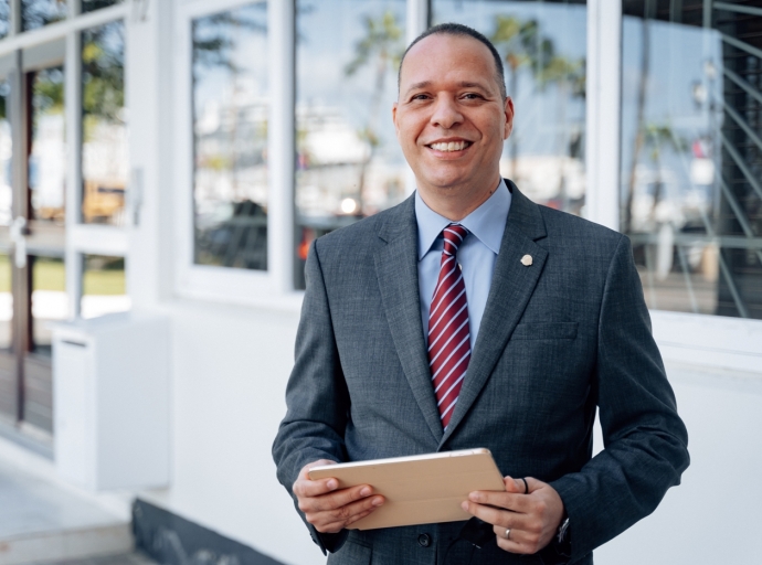 Ta lamenta cu oposicion a cataloga e mainta informativo na WEB ARUBA NV como 'buitendag'
