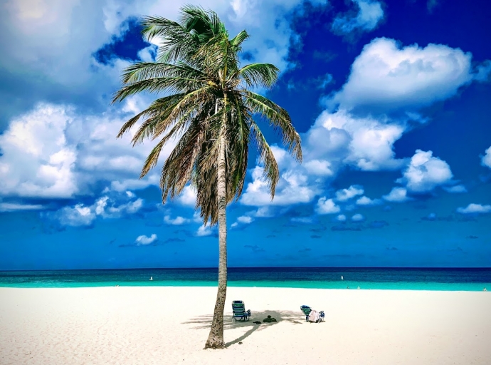 Santo blanco na Eagle Beach awor ta mas igual tur caminda