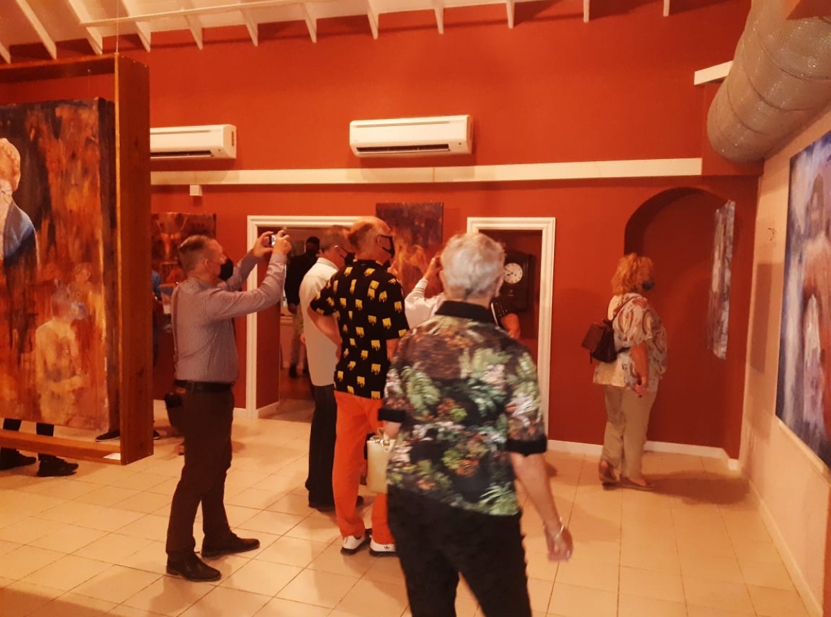 Museo Arqueologico Nacional Aruba cu bunita exposicion riba 'Dia di Betico'
