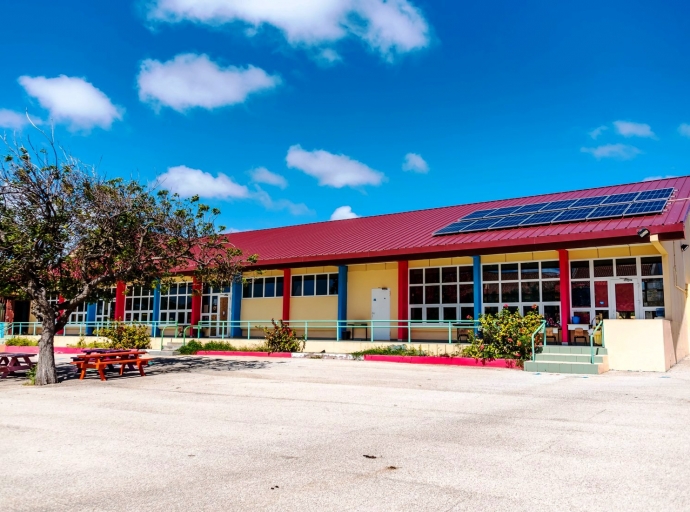 Colegio Cristo Rey a ricibi oficialmente for di AAA nan solar panels