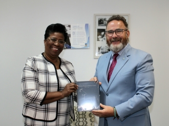 Minister Glenbert Croes a reuni cu Minister di Corsow Ruthmilda Larmonie-Cecilia