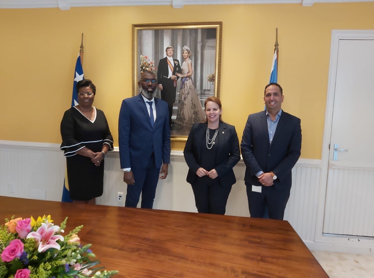 Prome Minister y Minister di Salud di Aruba a reuni cu Premier y Minister di Labor y Asuntonan Social di Corsou