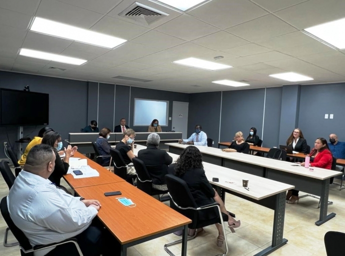 Ministro Endy Croes ta sigui cu reunionnan cu diferente Directiva di Scol