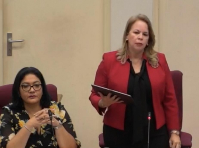 Prome Minister a describi e proceso cu a culmina den e Ley di LIM