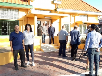 Proyecto di renobacion di edificio di Sociale Zaken na Oranjestad a wordo entrega
