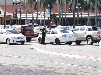 Varios chauffeur gara ta bira direccion prohibi