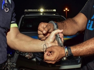 E aña aki Polis a detene 31 hende durante Parada Nacional di Luz