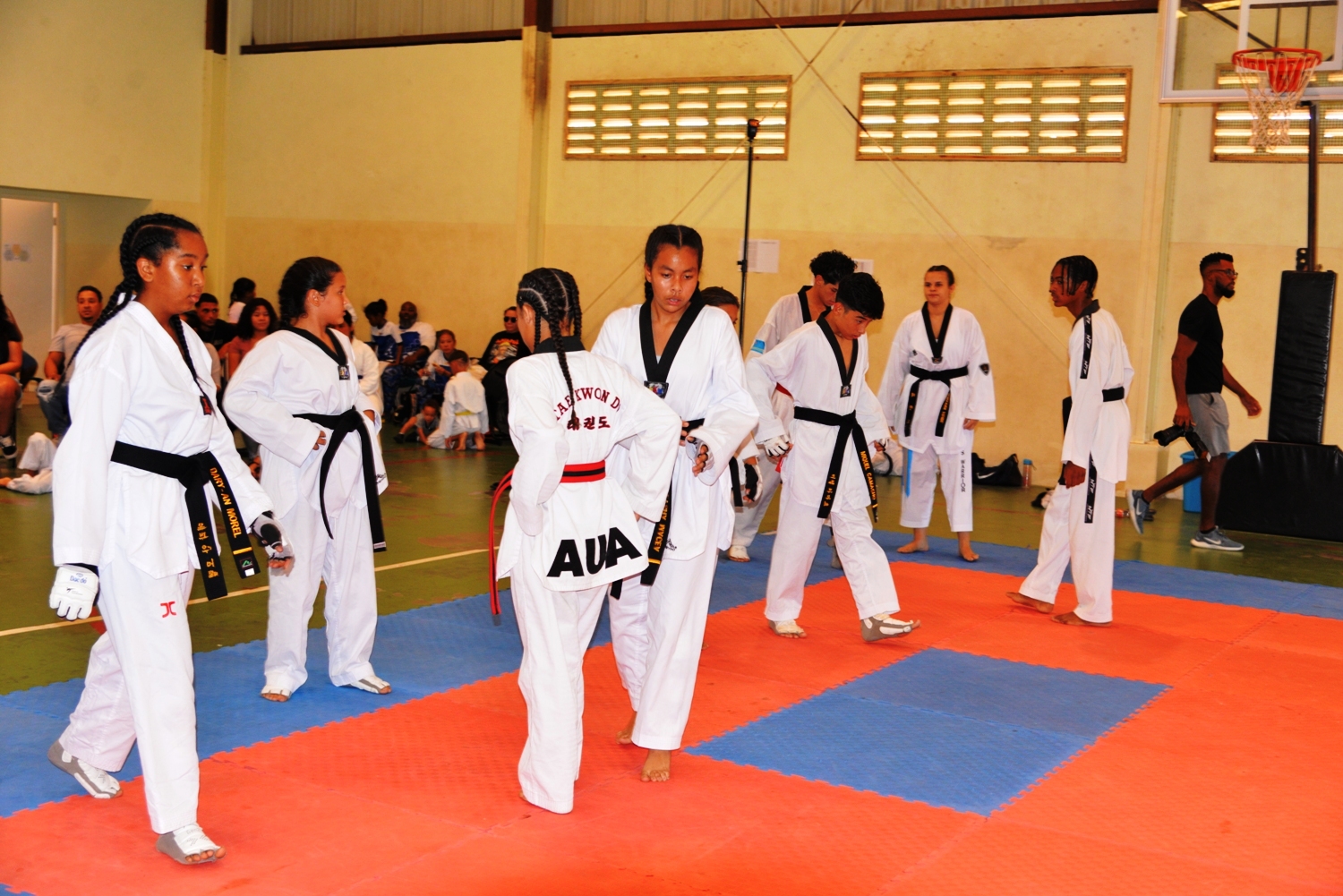 Despues di 2 aña, deporte di taekwondo a reanuda cu un tremendo campeonato