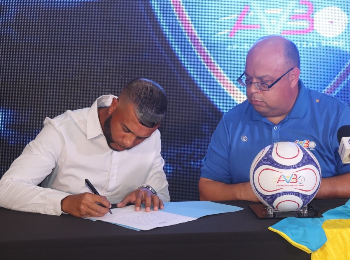 Marvic Bermudez a bira e bondscoach di e seleccion nacional di futbol