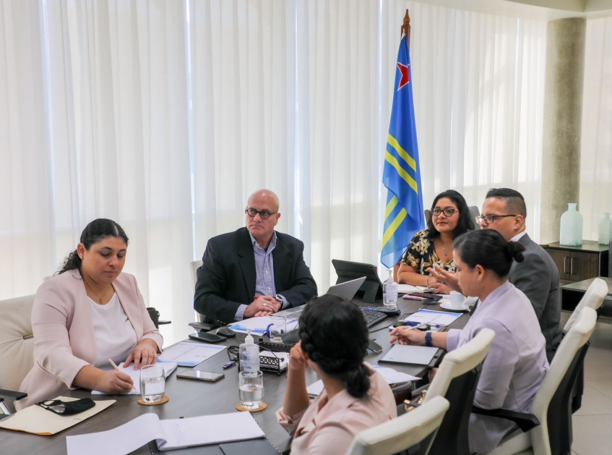 Minister di Finansa a reuni cu Fitch pa e evaluacion financiero y economico di Aruba