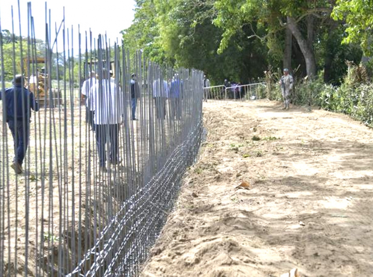 Republica Dominicana a cuminza construi un muraya na su frontera cu Haiti