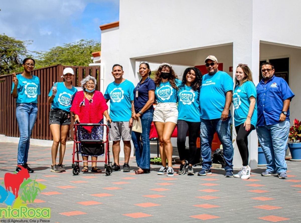 Santa Rosa hunto cu Universidad di Aruba y Aruba Doet tabata un perfecto combinacion