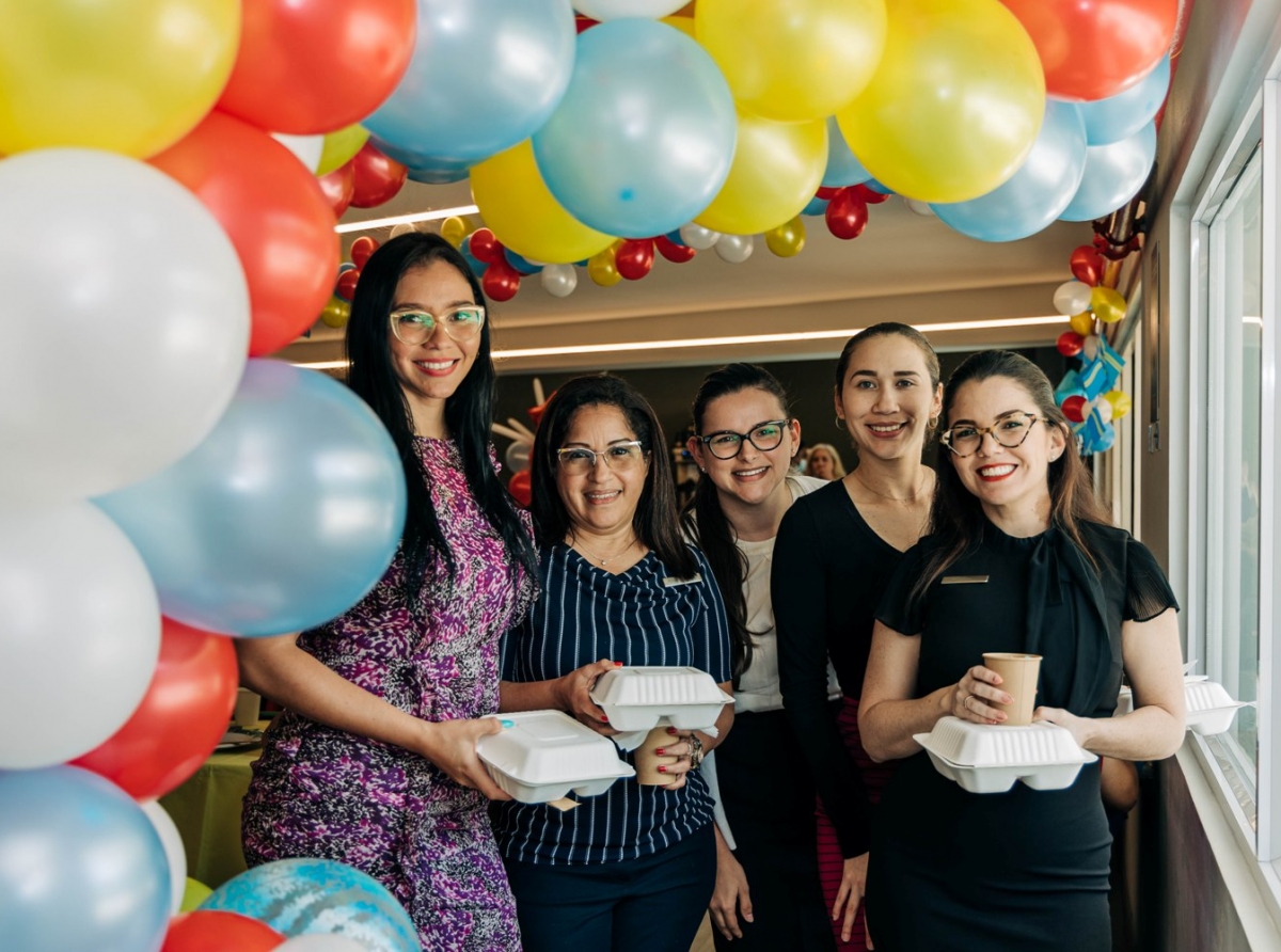 E compleho di Aruba Marriott a celebra Dia di Himno y Bandera den un manera special