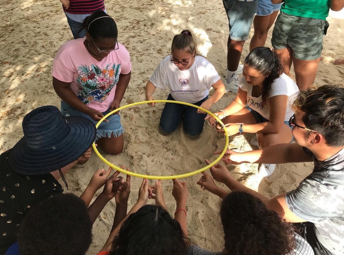 Aruba lo haya 2 trayecto di Curso pa hoben y hoben adulto pa promove desaroyo personal