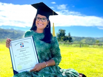 Dr. Tiana Melina Leon a gradua Medico General como ‘Magda Cum Laude’