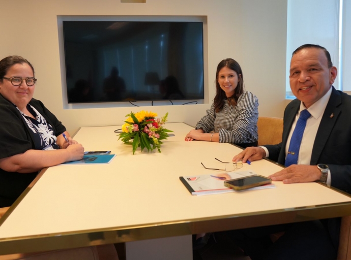 Fundacion Instituto di Desaroyo di Arte y Cultura a presenta Minister Croes nan proyecto‘ Mi mes un heroe’