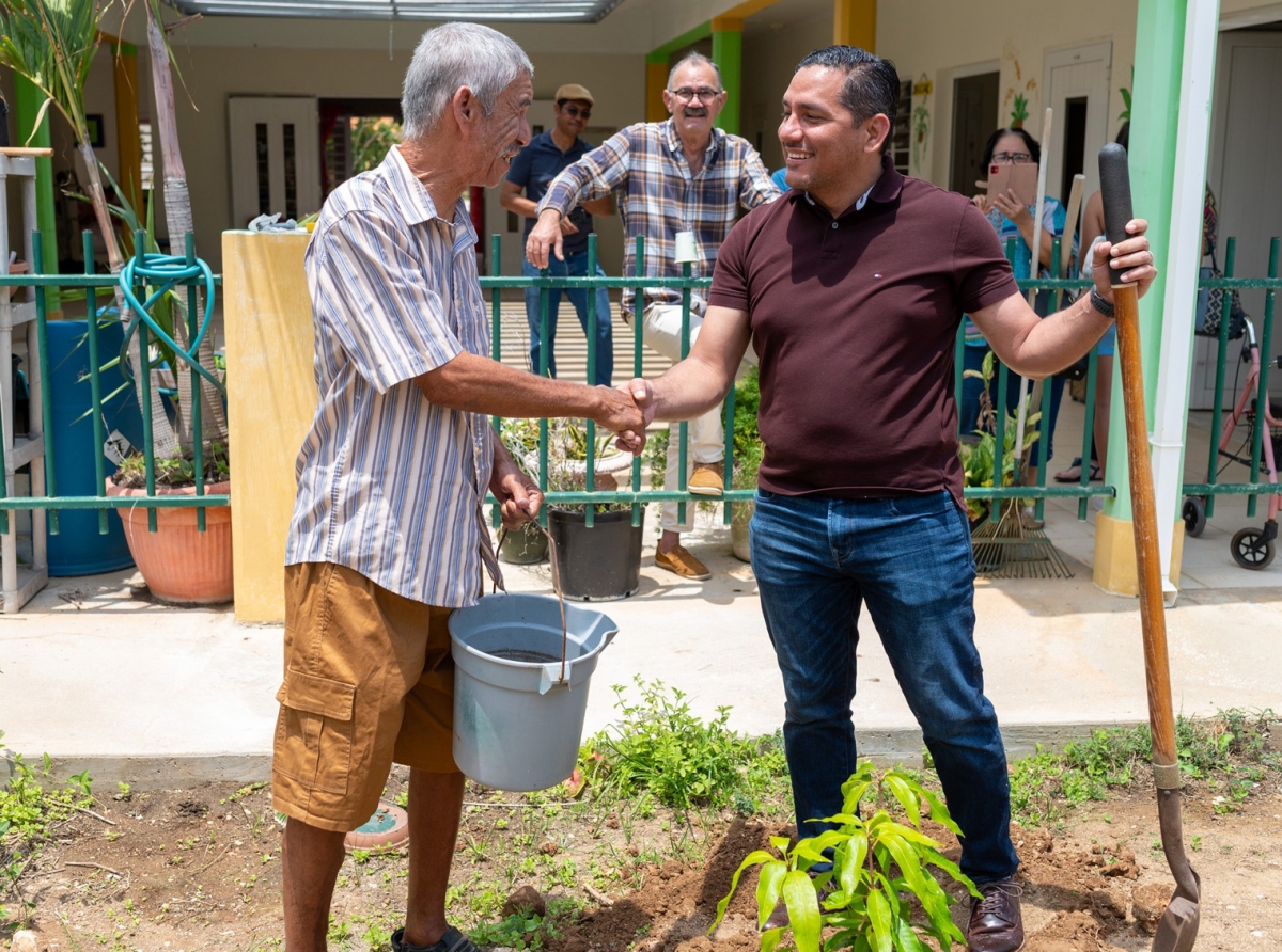 Minister Arends a haya un bista di e experticio, humanidad y cuido husto cu S.A.B.A ta brinda na su clientenan