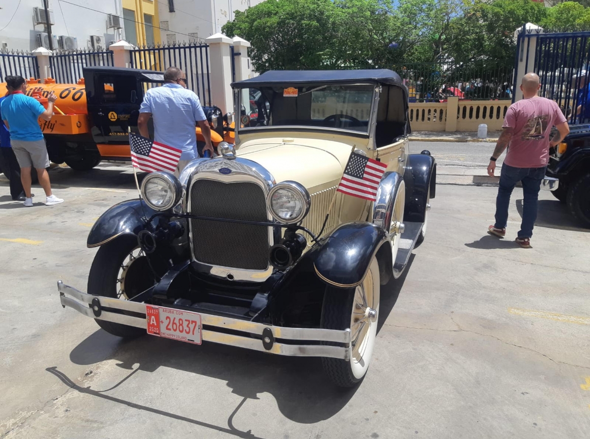 Exitoso Car Show di autonan clasico na Aruba