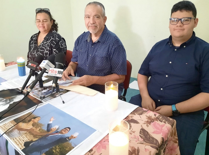 Robert Maduro di DCA a presenta e produccion nobo di Jorzinho Croes “Ban cende un bela”