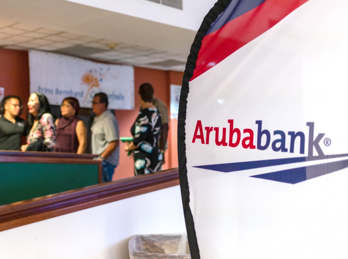 Aruba Bank a aporta na concierto “Tropical” di Denzil Tromp y Stephen Diaz