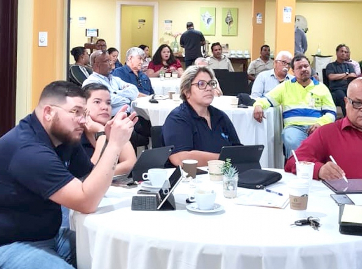 Gremio Sindical a bay scucha tur cos di desaroyo di turismo di Aruba