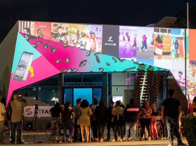 Setar a reinaugura nan Teleshop Palm Beach cu un diseño nobo y moderno