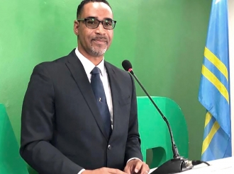 Clifford Heyliger di AVP ta convenci cu ‘Post Goederen en diensten’ ta e cartera di Gobierno pa paga friends and family