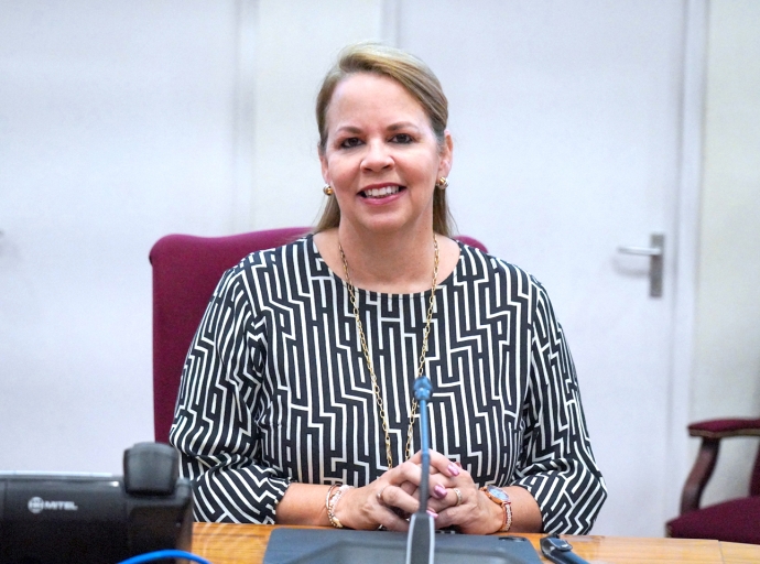 Unanimamente Parlamento a aproba presupuesto di Raad van Advies