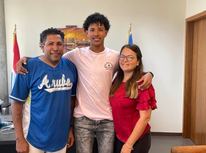 Bishita di hoben talentoso Dwayne Dabian